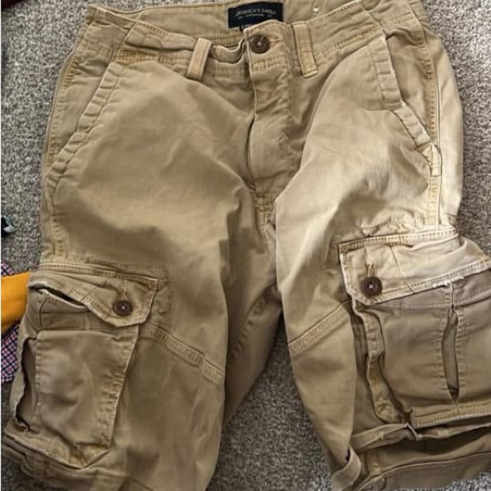American Eagle Outfitters Men's Khaki Cargo Shorts